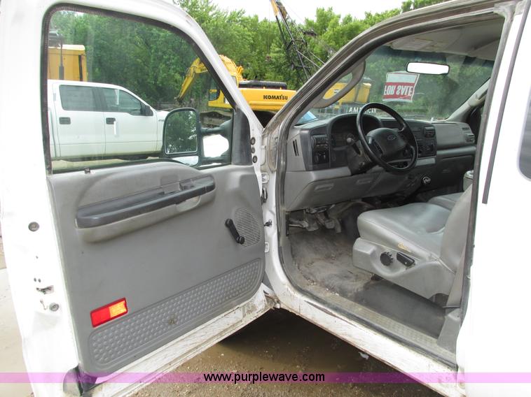 image for item H4595 2007 Ford F250 Super Duty XL SuperCab pickup truck