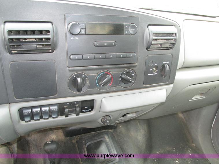 image for item H4595 2007 Ford F250 Super Duty XL SuperCab pickup truck