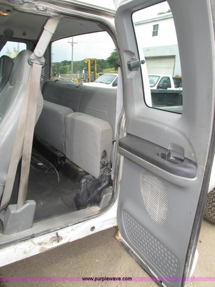 image for item H4595 2007 Ford F250 Super Duty XL SuperCab pickup truck