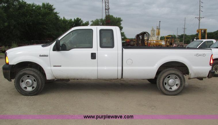 image for item H4596 2007 Ford F250 Super Duty XL pickup truck