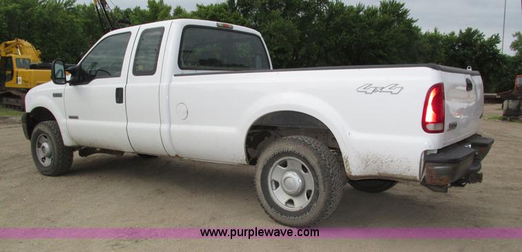 image for item H4596 2007 Ford F250 Super Duty XL pickup truck