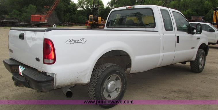 image for item H4596 2007 Ford F250 Super Duty XL pickup truck