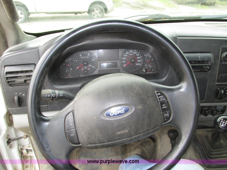 image for item H4596 2007 Ford F250 Super Duty XL pickup truck