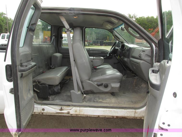 image for item H4596 2007 Ford F250 Super Duty XL pickup truck