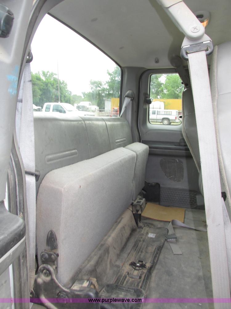 image for item H4596 2007 Ford F250 Super Duty XL pickup truck