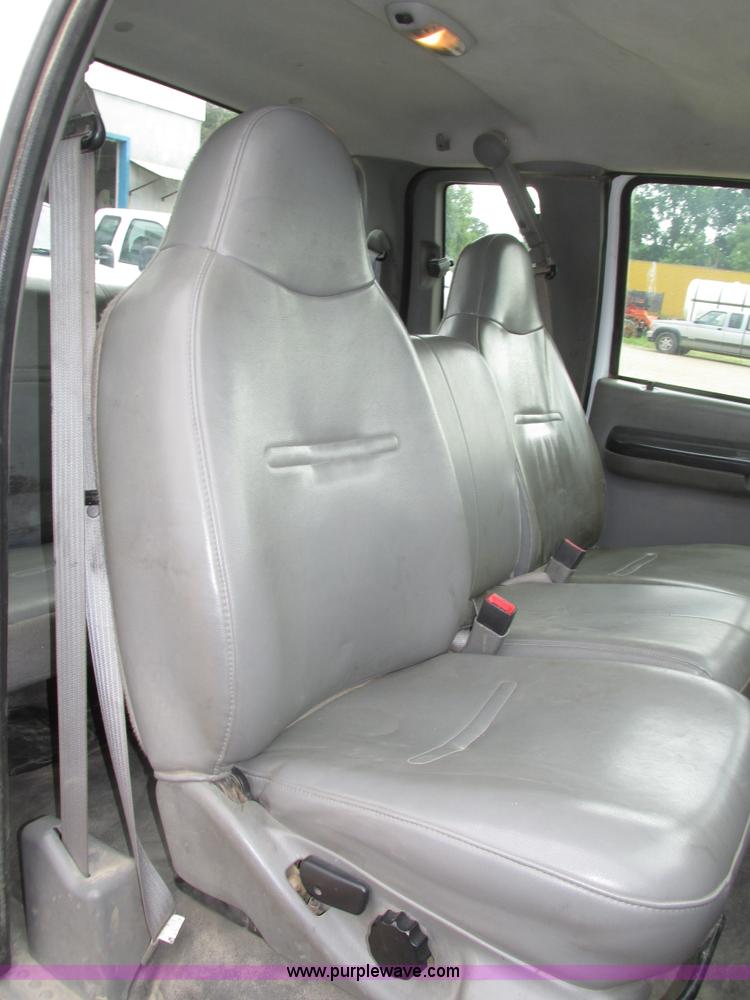 image for item H4596 2007 Ford F250 Super Duty XL pickup truck