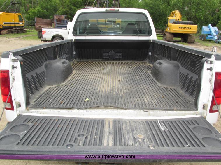 image for item H4596 2007 Ford F250 Super Duty XL pickup truck