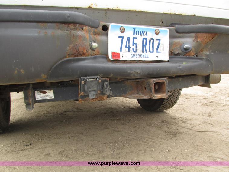 image for item H4596 2007 Ford F250 Super Duty XL pickup truck