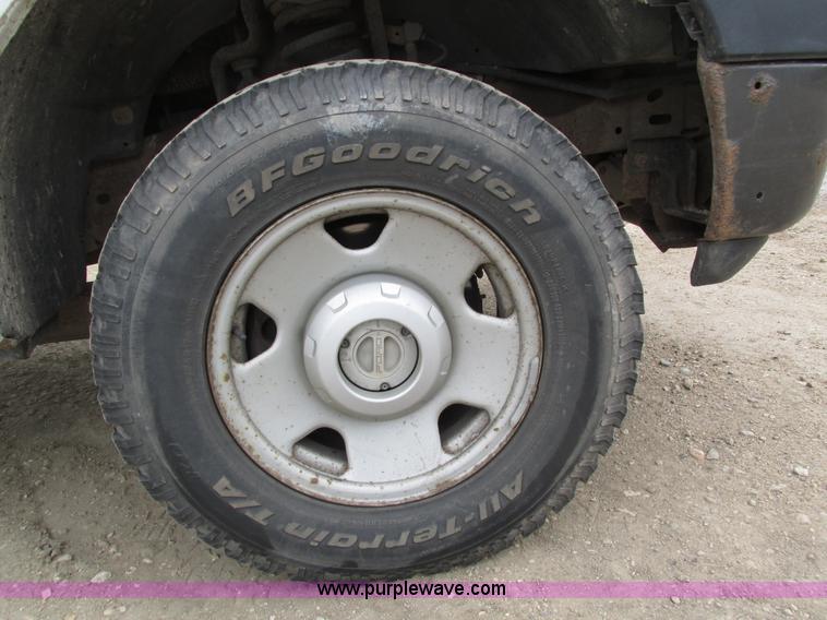 image for item H4596 2007 Ford F250 Super Duty XL pickup truck