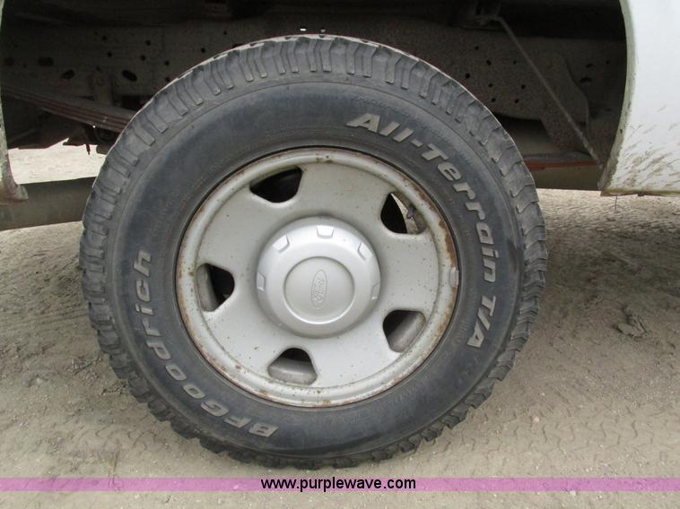 image for item H4596 2007 Ford F250 Super Duty XL pickup truck