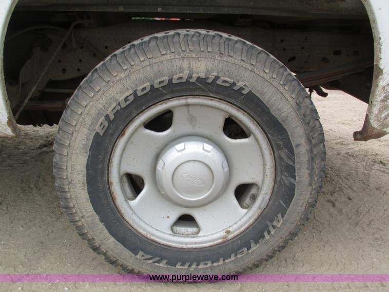 image for item H4596 2007 Ford F250 Super Duty XL pickup truck