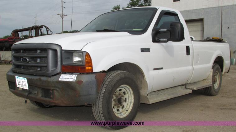 image for item H4597 1999 Ford F250 Super Duty XL pickup truck