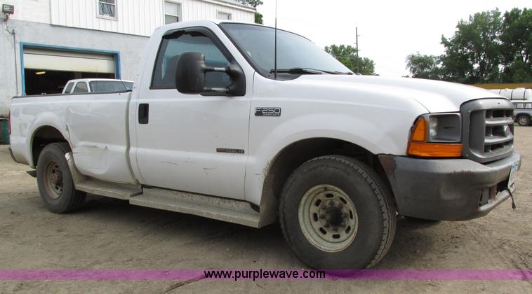 image for item H4597 1999 Ford F250 Super Duty XL pickup truck