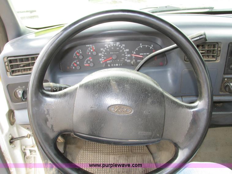 image for item H4597 1999 Ford F250 Super Duty XL pickup truck