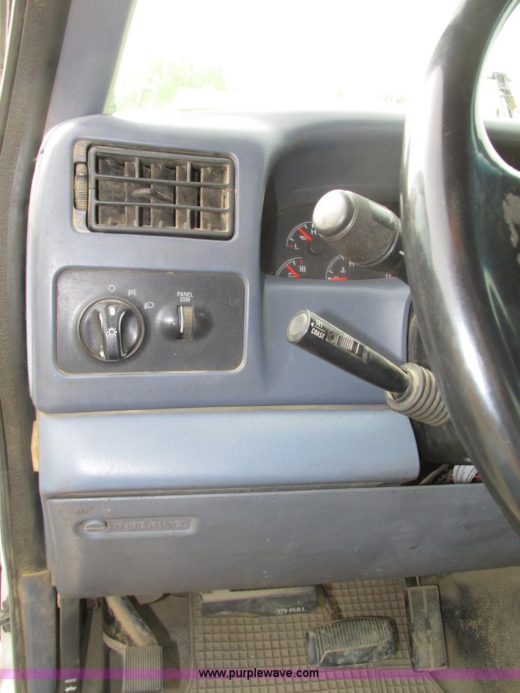 image for item H4597 1999 Ford F250 Super Duty XL pickup truck