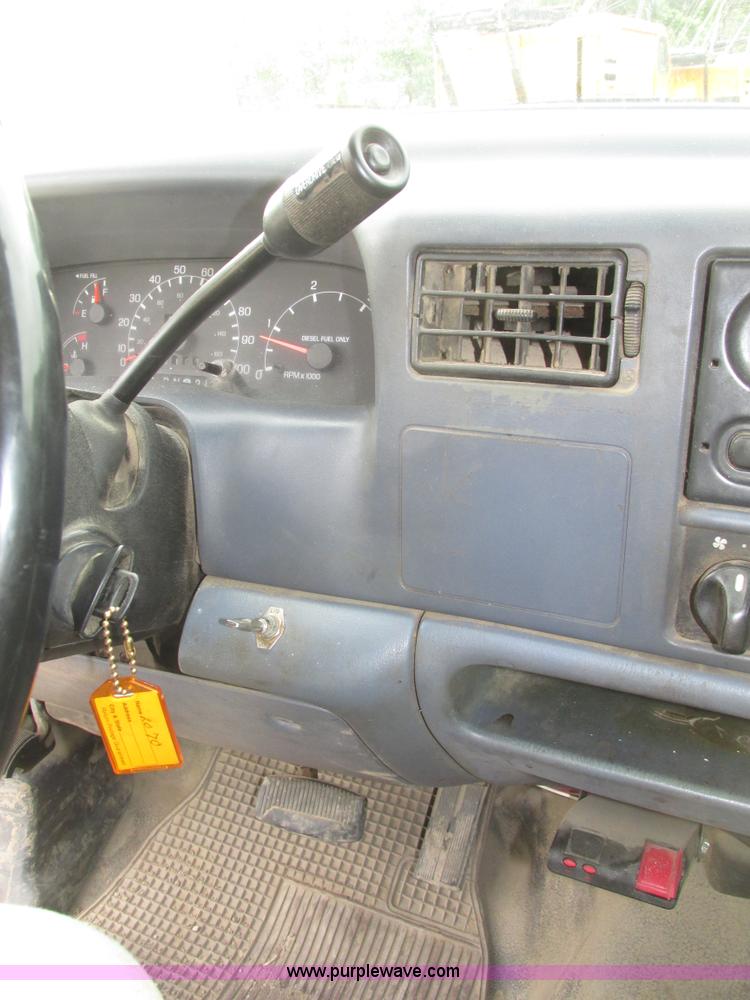 image for item H4597 1999 Ford F250 Super Duty XL pickup truck