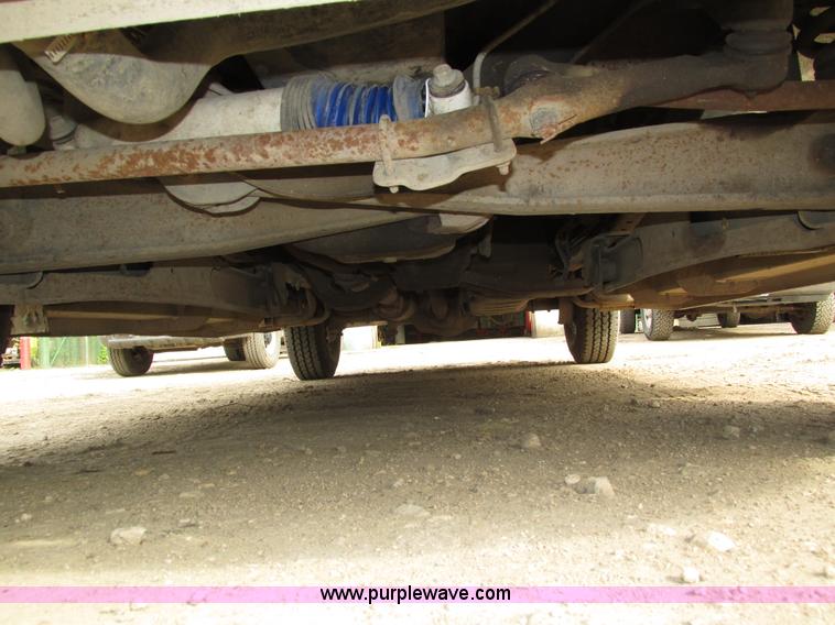 image for item H4597 1999 Ford F250 Super Duty XL pickup truck