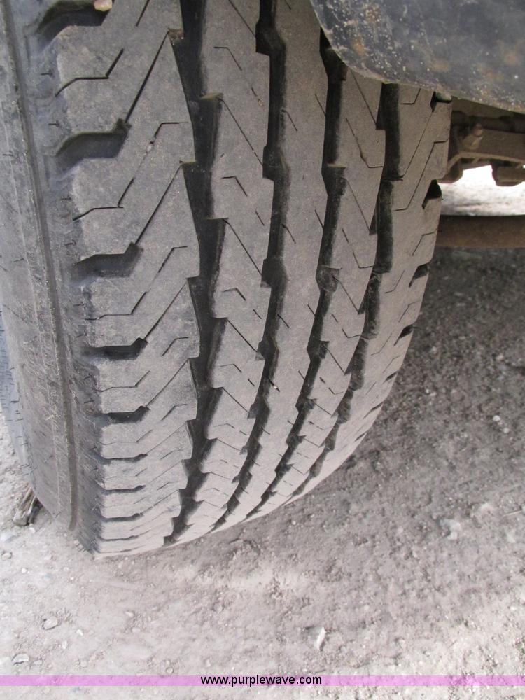 image for item H4597 1999 Ford F250 Super Duty XL pickup truck