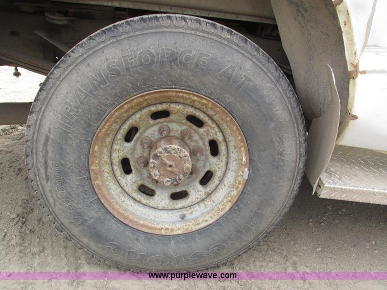 image for item H4597 1999 Ford F250 Super Duty XL pickup truck