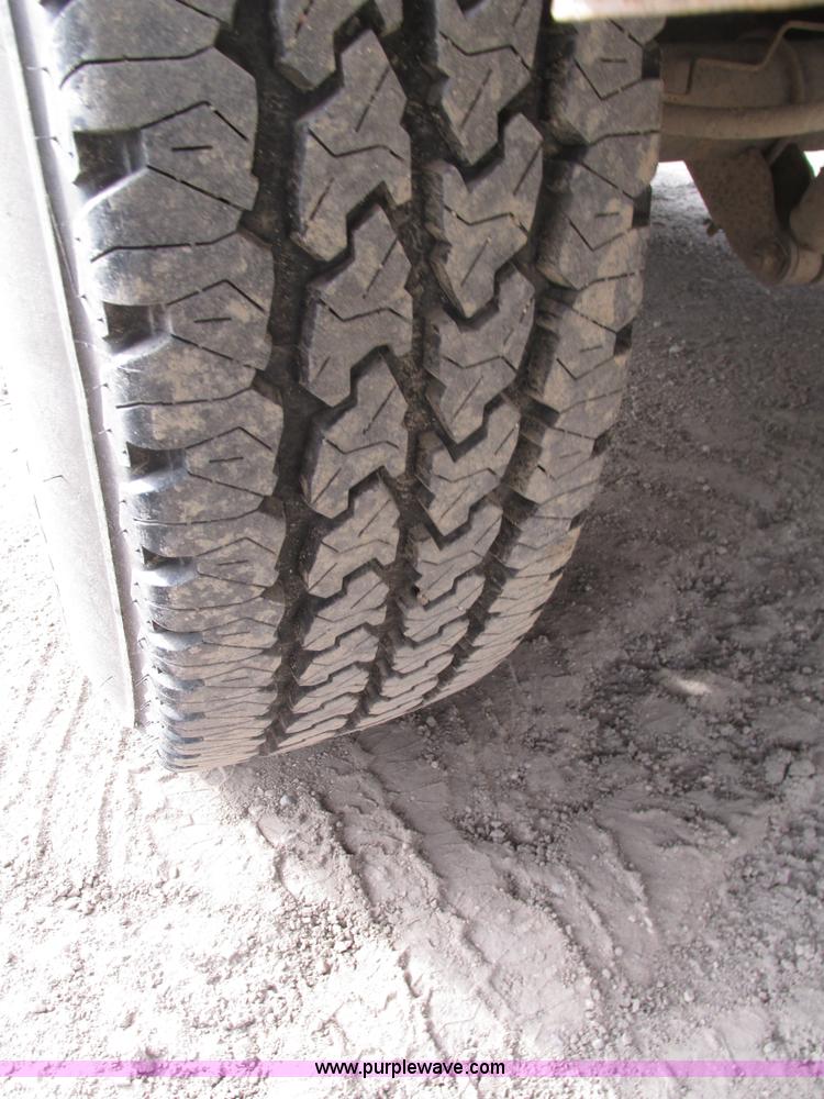 image for item H4597 1999 Ford F250 Super Duty XL pickup truck