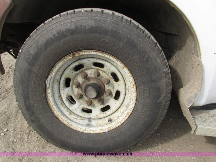 image for item H4597 1999 Ford F250 Super Duty XL pickup truck