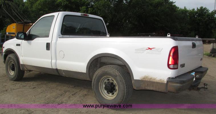 image for item H4598 2000 Ford F250 Super Duty XL pickup truck