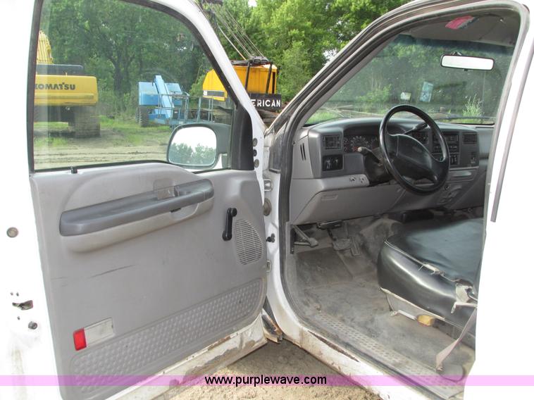 image for item H4598 2000 Ford F250 Super Duty XL pickup truck