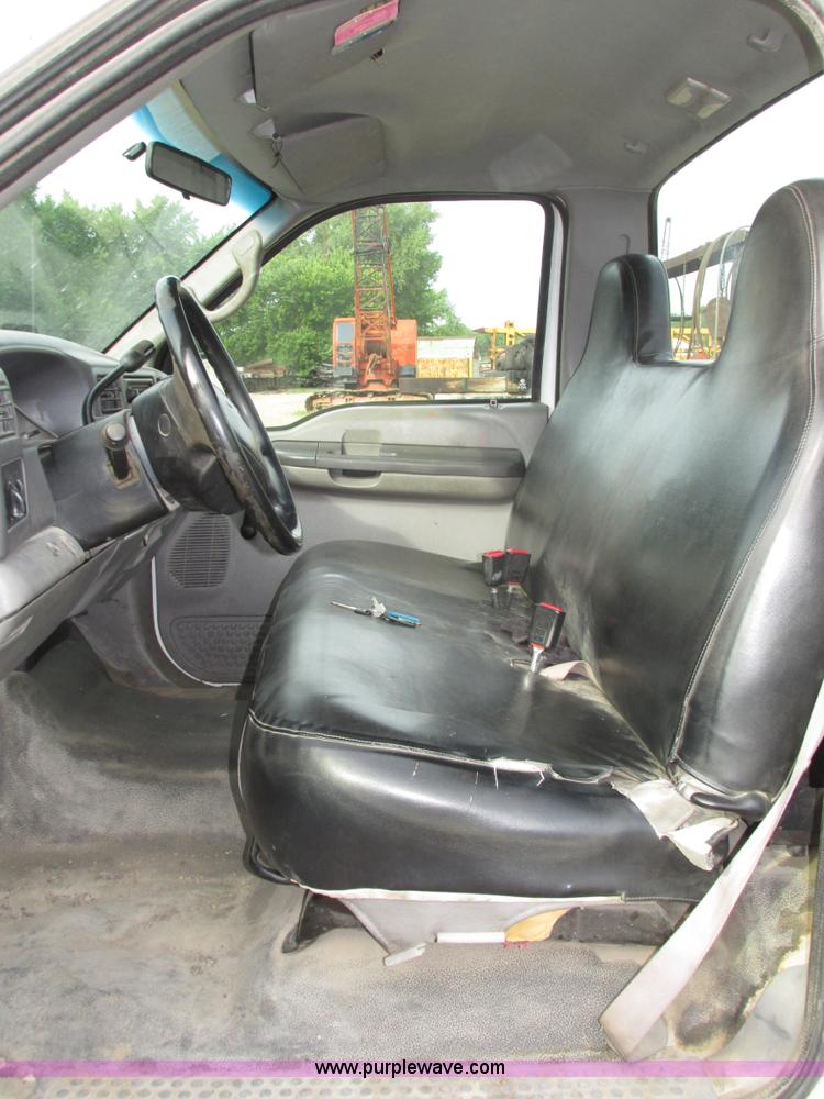 image for item H4598 2000 Ford F250 Super Duty XL pickup truck