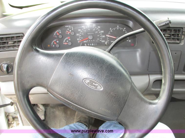 image for item H4598 2000 Ford F250 Super Duty XL pickup truck