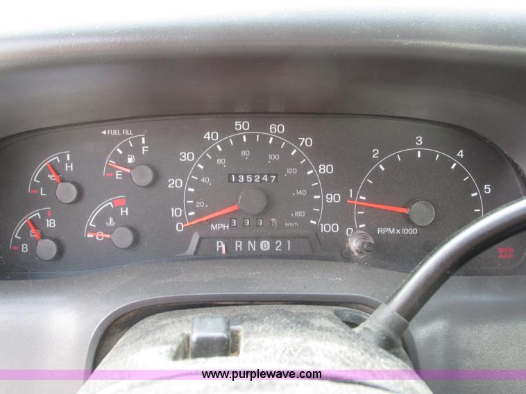 image for item H4598 2000 Ford F250 Super Duty XL pickup truck