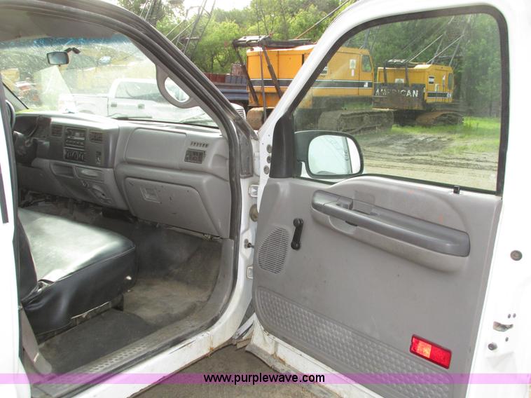 image for item H4598 2000 Ford F250 Super Duty XL pickup truck