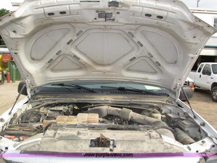 image for item H4598 2000 Ford F250 Super Duty XL pickup truck