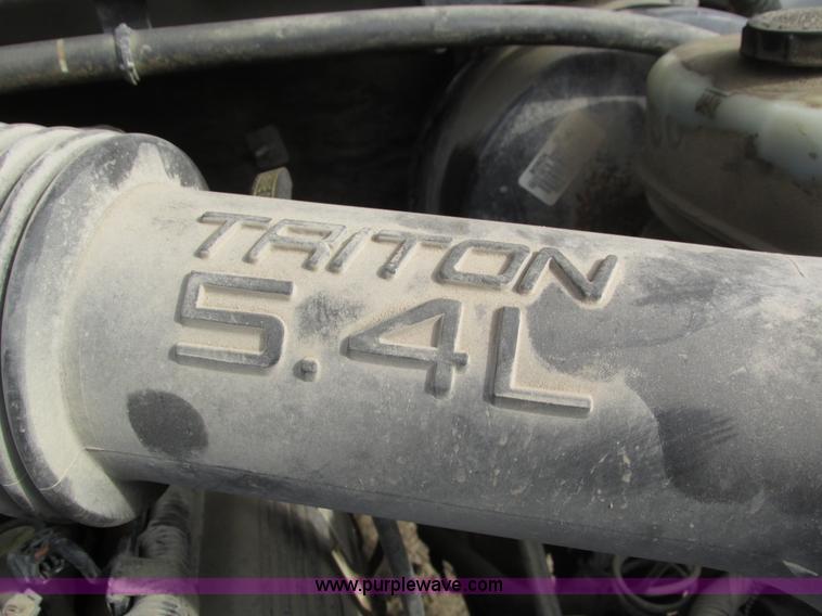 image for item H4598 2000 Ford F250 Super Duty XL pickup truck