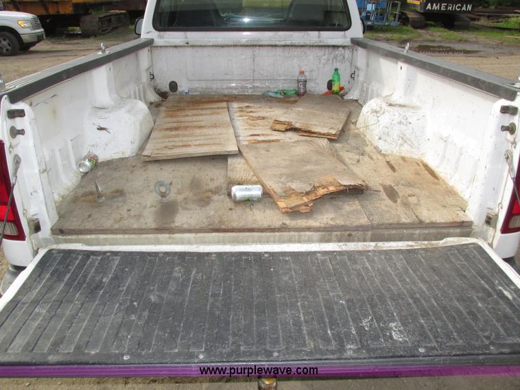 image for item H4598 2000 Ford F250 Super Duty XL pickup truck