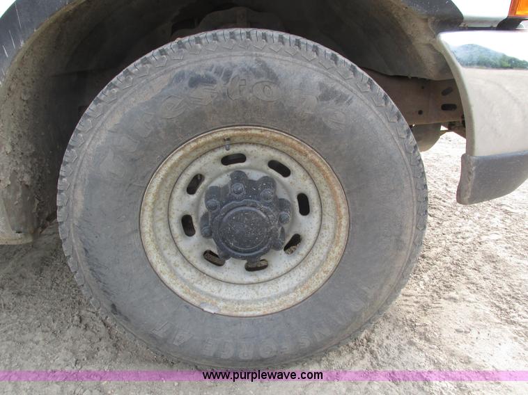 image for item H4598 2000 Ford F250 Super Duty XL pickup truck