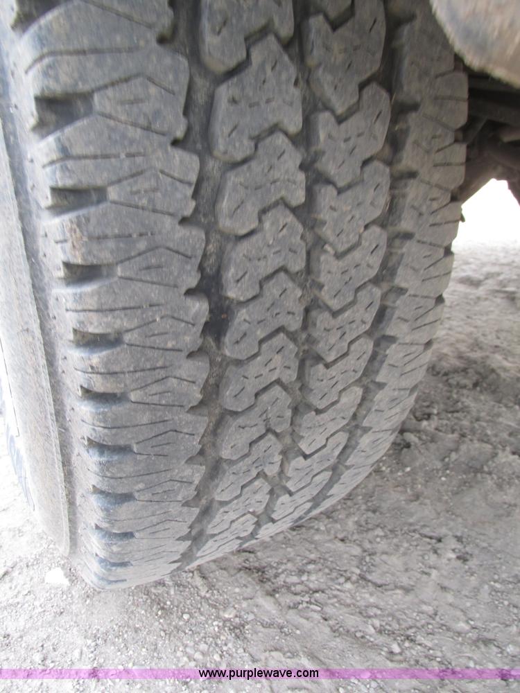 image for item H4598 2000 Ford F250 Super Duty XL pickup truck