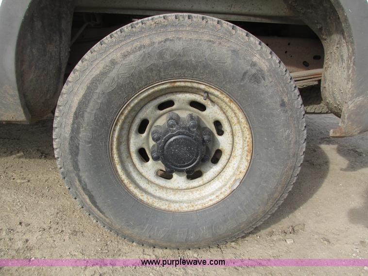 image for item H4598 2000 Ford F250 Super Duty XL pickup truck