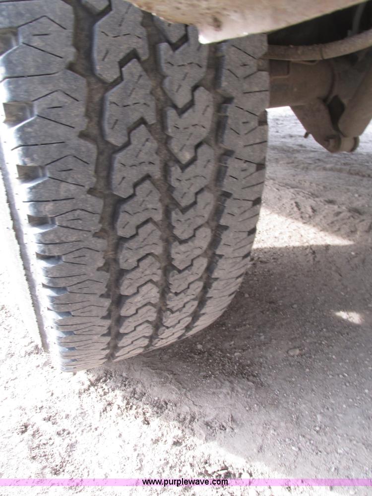 image for item H4598 2000 Ford F250 Super Duty XL pickup truck