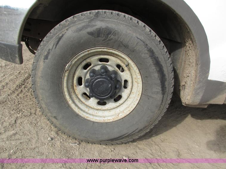 image for item H4598 2000 Ford F250 Super Duty XL pickup truck