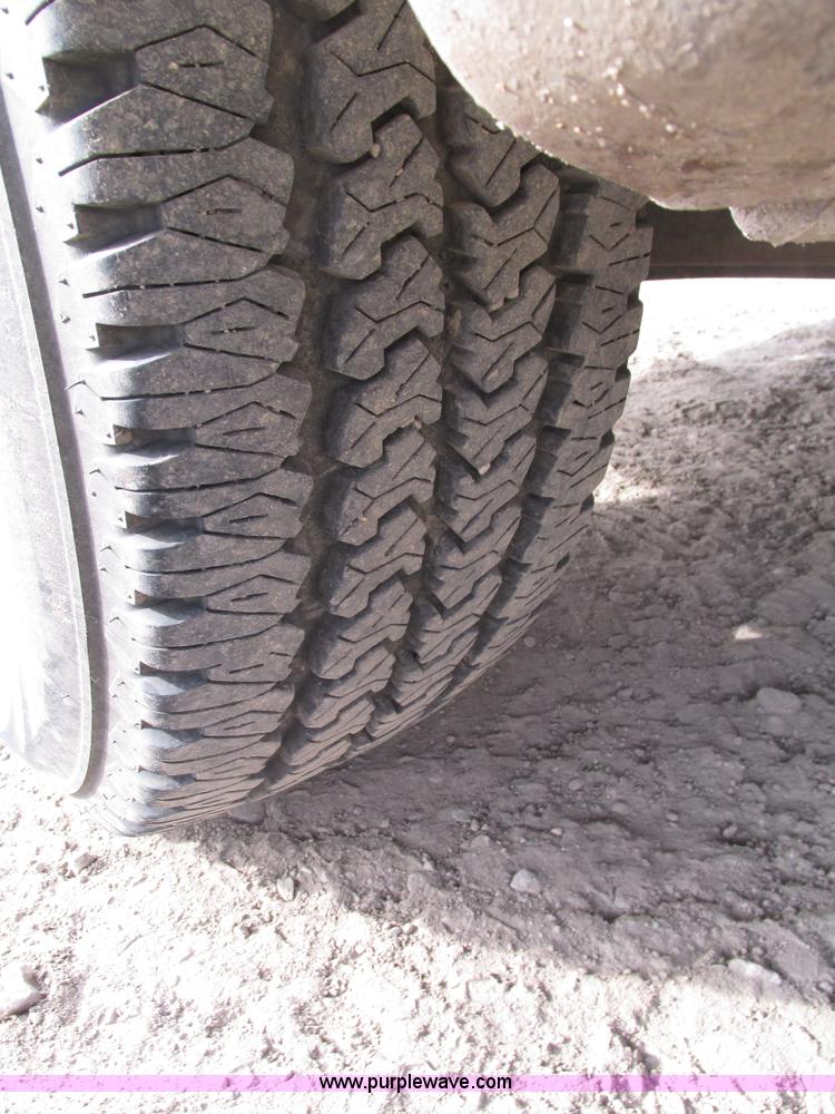 image for item H4598 2000 Ford F250 Super Duty XL pickup truck