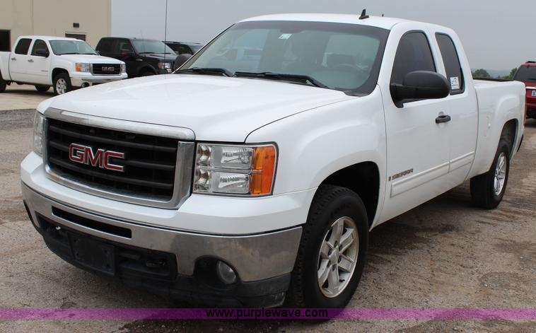 image for item I1617 2009 GMC Sierra 1500 SLE Ext. Cab pickup truck