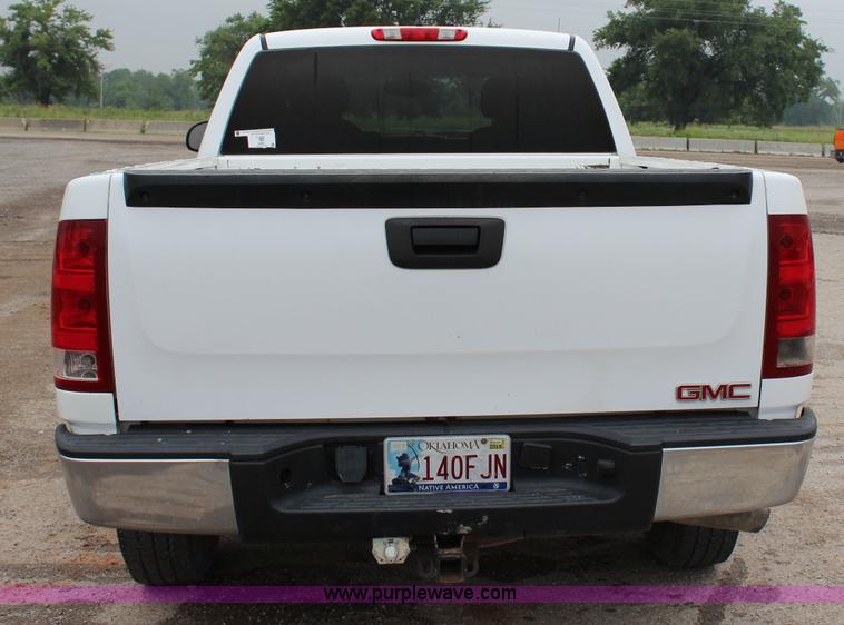image for item I1617 2009 GMC Sierra 1500 SLE Ext. Cab pickup truck