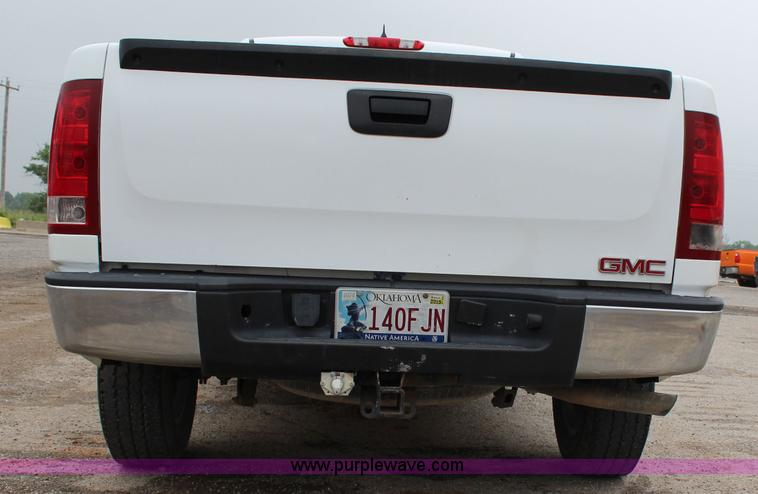 image for item I1617 2009 GMC Sierra 1500 SLE Ext. Cab pickup truck