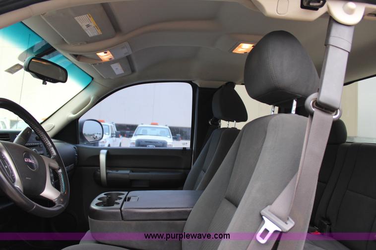 image for item I1617 2009 GMC Sierra 1500 SLE Ext. Cab pickup truck