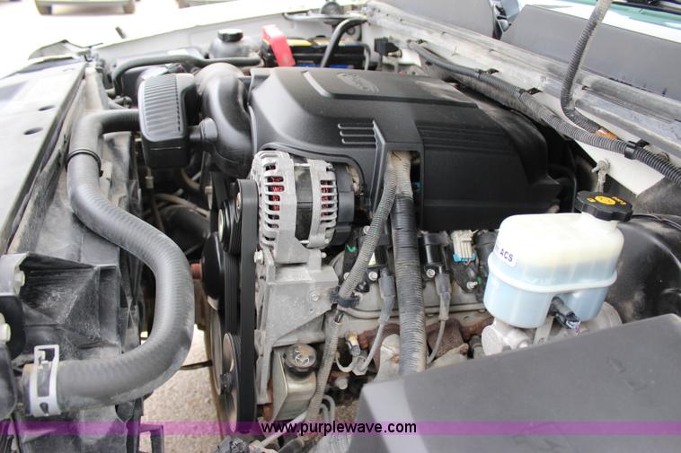 image for item I1617 2009 GMC Sierra 1500 SLE Ext. Cab pickup truck