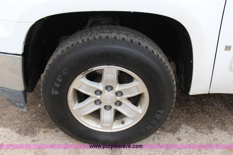 image for item I1617 2009 GMC Sierra 1500 SLE Ext. Cab pickup truck