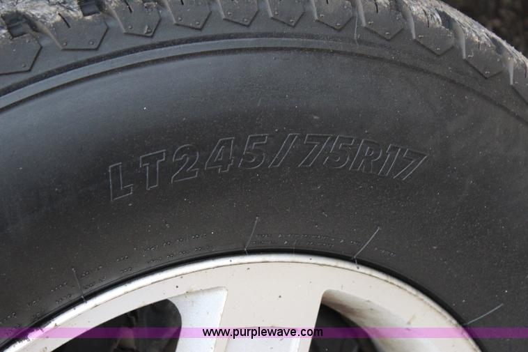 image for item I1617 2009 GMC Sierra 1500 SLE Ext. Cab pickup truck