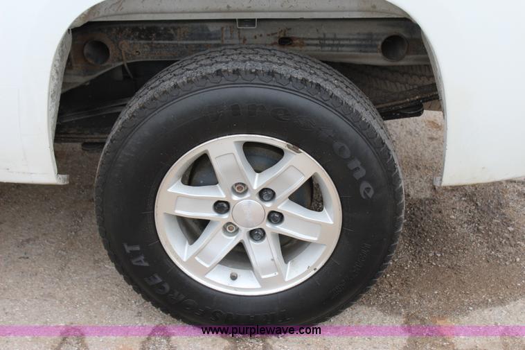 image for item I1617 2009 GMC Sierra 1500 SLE Ext. Cab pickup truck