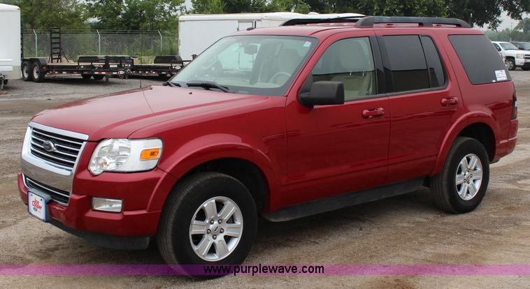 image for item I1618 2010 Ford Explorer XLT SUV