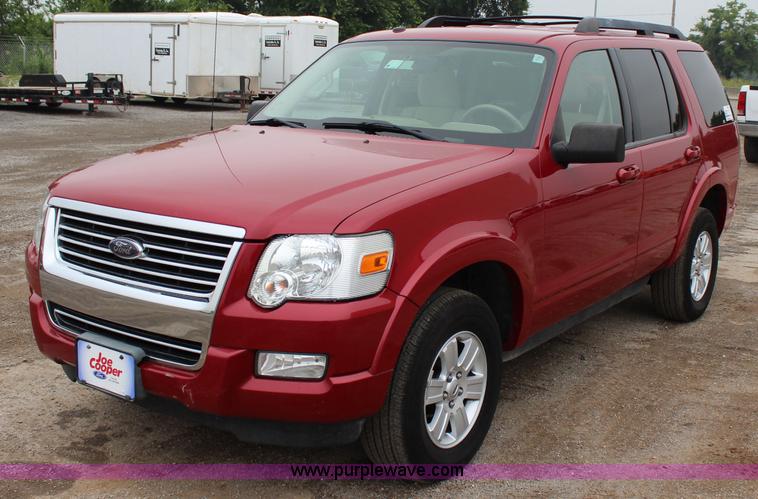 image for item I1618 2010 Ford Explorer XLT SUV